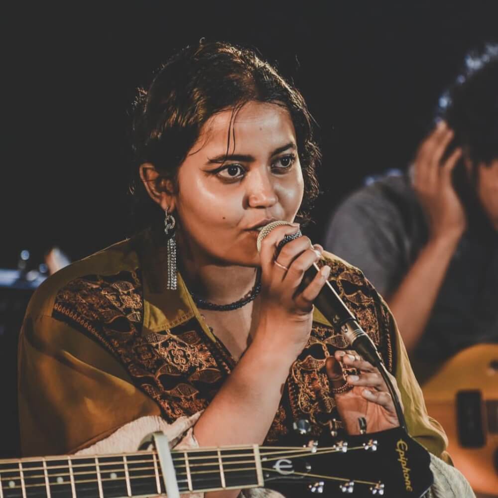 senaka,batagoda,senakabatagoda,senaka batagoda,sereenabatagoda,sereena,Sri Lanka,Folk music,Musician,Singing,Percussion,Rock,Reggae,Pop,Versatility,Vocalist,Guitarist